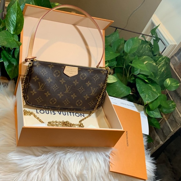 ❗️SOLD❗️LV 2 pc Multi-Pochette Access - Picture 6 of 8